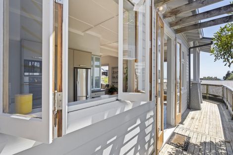 Photo of property in 101 Gover Street, New Plymouth, 4310