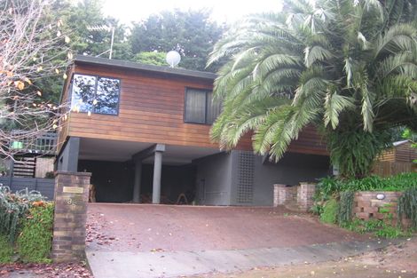 Photo of property in 35 Ewhurst Place, Goodwood Heights, Auckland, 2105