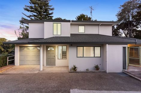 Photo of property in 1/51 Pupuke Road, Birkenhead, Auckland, 0627