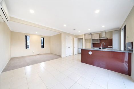 Photo of property in 79 Godley Road, Green Bay, Auckland, 0604