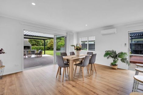 Photo of property in 13 Birdie Lane, Waiwhakaiho, New Plymouth, 4312