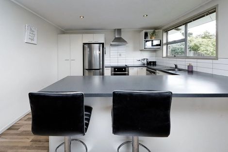 Photo of property in 32 Glenbervie Crescent, Massey, Auckland, 0614