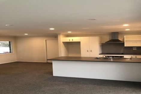 Photo of property in 2/10 Heath Street, Saint Andrews, Hamilton, 3200