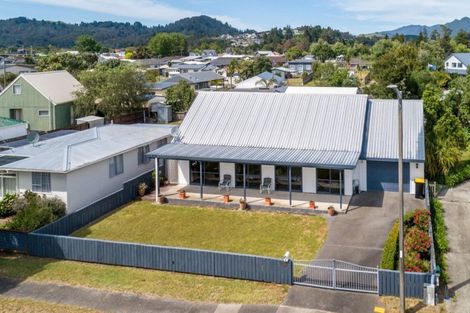 Photo of property in 102 Whitby Place, Whangamata, 3620