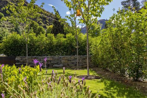 Photo of property in 9a Caernarvon Street, Arrowtown, 9302