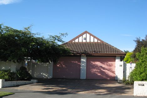 Photo of property in 18 Broadfell Avenue, Avonhead, Christchurch, 8042