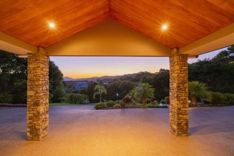 Photo of property in 52 Tarapatiki Drive, Whitianga, 3510