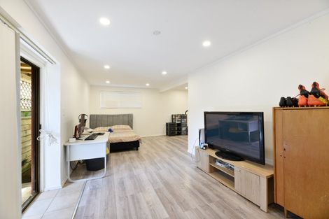 Photo of property in 19 Crosby Road, West Harbour, Auckland, 0618