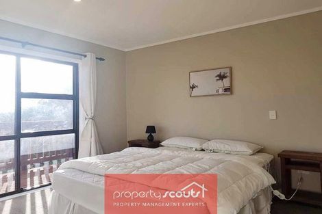 Photo of property in 10 Lindaver Grove, Merrilands, New Plymouth, 4312