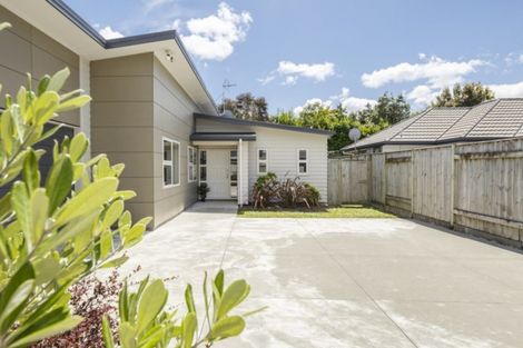Photo of property in 1 Lorenzo Place, Kelvin Grove, Palmerston North, 4414