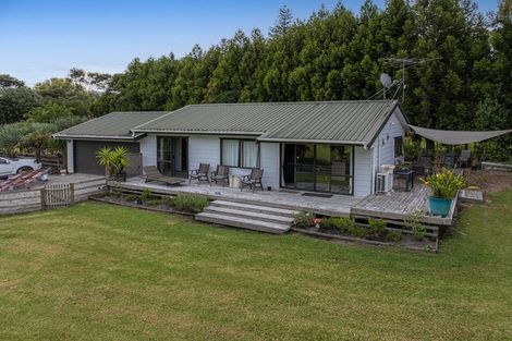 Photo of property in 786 South Head Road, South Head, Helensville, 0874