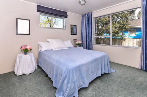 Photo of property in 6 Primrose Place, Manurewa, Auckland, 2102