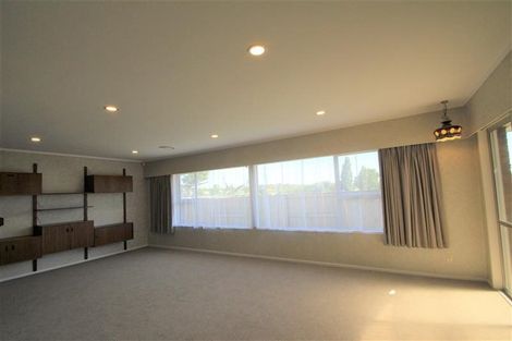Photo of property in 62a Gossamer Drive, Pakuranga Heights, Auckland, 2010