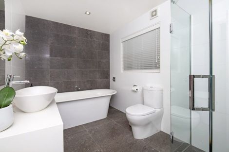 Photo of property in 38 Takutai Avenue, Bucklands Beach, Auckland, 2012