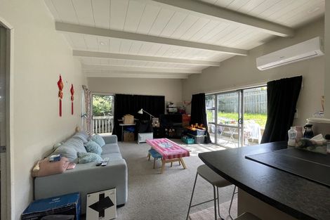 Photo of property in 10 Jonathan Place, Sunnynook, Auckland, 0620