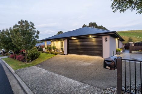 Photo of property in 3 Trudi Place, Green Island, Dunedin, 9018