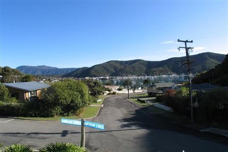 Photo of property in 5a Arthur Crescent, Waikawa, Picton, 7220