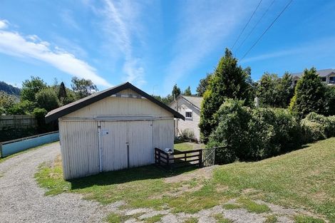 Photo of property in 53 Broadway, Picton, 7220