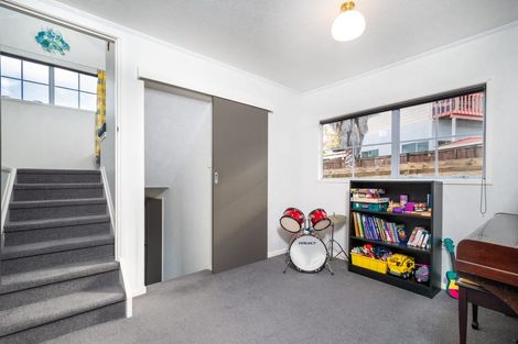 Photo of property in 48 Donovan Avenue, Massey, Auckland, 0614