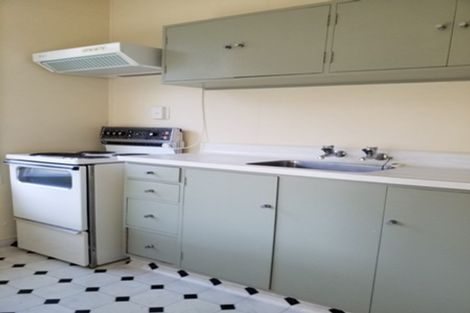 Photo of property in Churchill Flats, 213 The Terrace, Wellington Central, Wellington, 6011