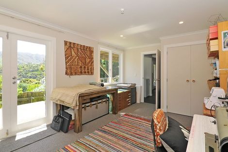 Photo of property in 9 Stratford Way, Wilton, Wellington, 6012