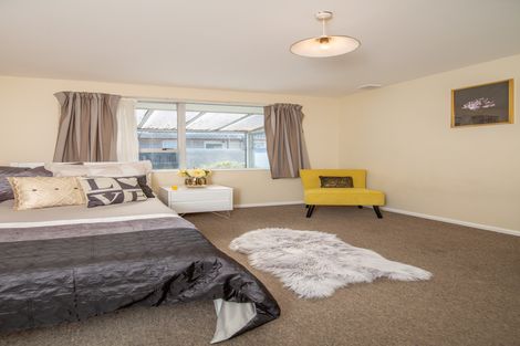 Photo of property in 2/19 Sturrocks Road, Redwood, Christchurch, 8051