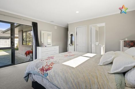 Photo of property in 8 Percy Kinsman Crescent, Riverstone Terraces, Upper Hutt, 5018