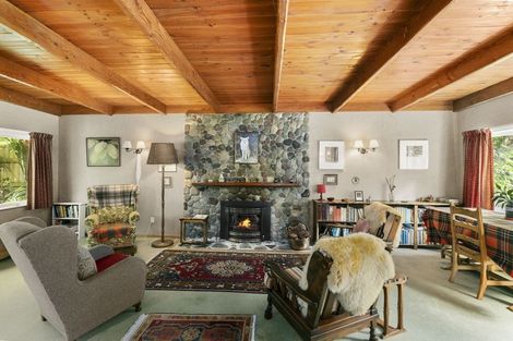 Photo of property in 530 Stokes Valley Road, Stokes Valley, Lower Hutt, 5019