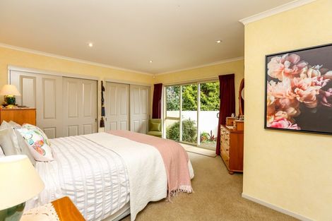 Photo of property in 1 Orlando Close, Frankleigh Park, New Plymouth, 4310