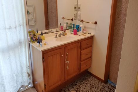 Photo of property in 34 Oliver Road, Eastern Beach, Auckland, 2012