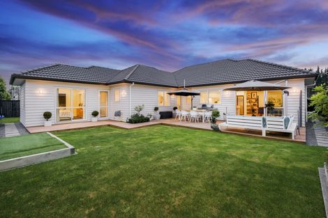 Photo of property in 12 Kahika Grove, Huapai, Kumeu, 0810