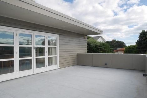 Photo of property in 18 Kirkway, Raumati Beach, Paraparaumu, 5032