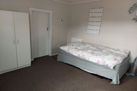 Photo of property in 33 Findlay Street, Tawa, Wellington, 5028