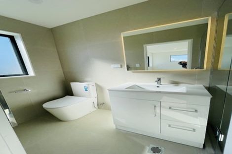 Photo of property in 42b Crestview Rise, Papakura, 2110