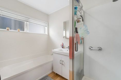 Photo of property in 11 Swan Crescent, Pakuranga, Auckland, 2010