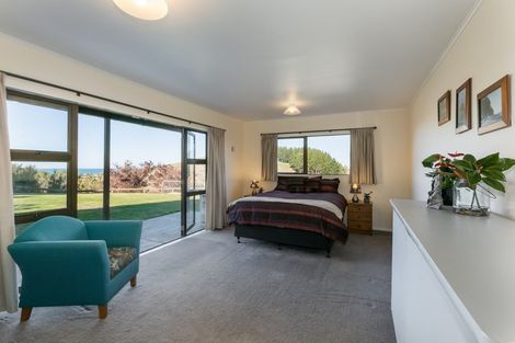 Photo of property in 140 Seafield Road, Eskdale, Napier, 4182