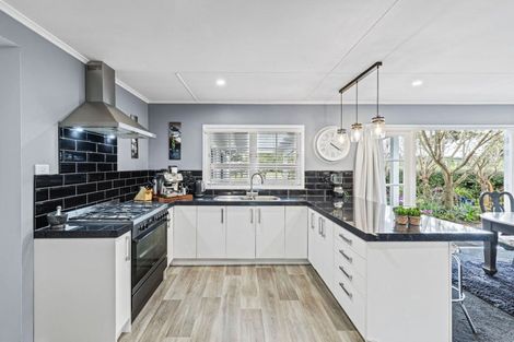 Photo of property in 21 Glenn Street, Castlecliff, Whanganui, 4501