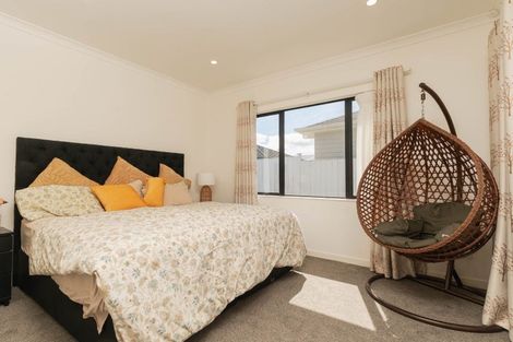Photo of property in 15 Kuinga Street, Wainui, 0932