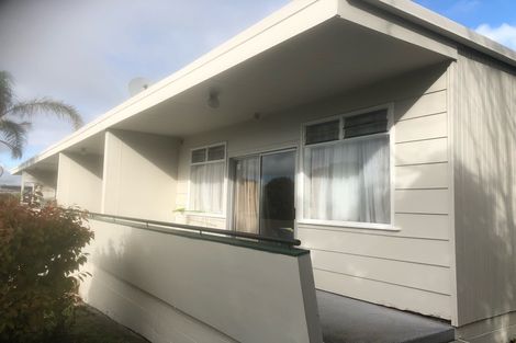 Photo of property in 5/19a Forrest Hill Road, Milford, Auckland, 0620