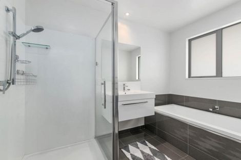 Photo of property in 4 Huntingdon Drive, Rangiora, 7400