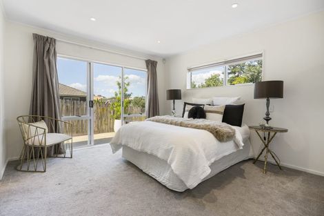 Photo of property in 16 Whitford Road, Howick, Auckland, 2014