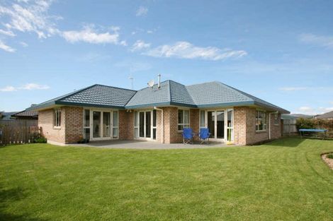 Photo of property in 5 Lourie Way, Fitzherbert, Palmerston North, 4410