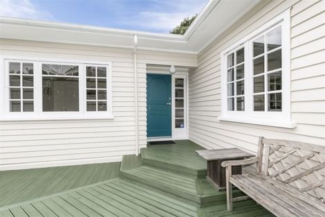 Photo of property in 15 Madras Street, Khandallah, Wellington, 6035