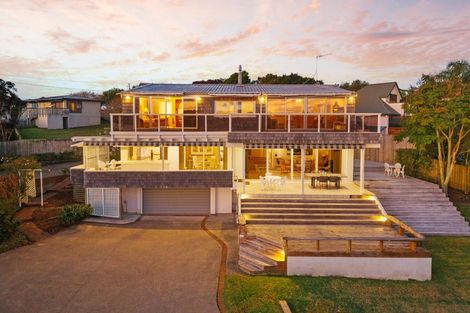 Photo of property in 819 Whangaparaoa Road, Manly, Whangaparaoa, 0930