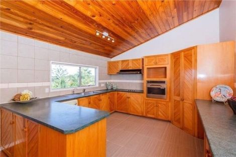 Photo of property in 152 Weatherly Road, Torbay, Auckland, 0630