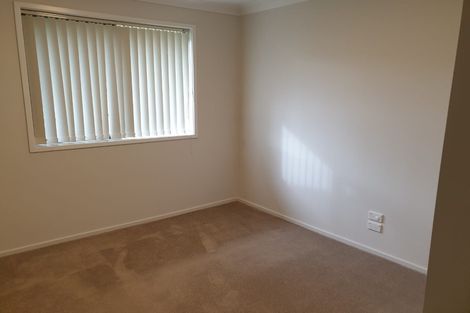 Photo of property in 3 Northcross Drive, Oteha, Auckland, 0632