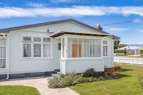 Photo of property in 3 Queen Street, Westport, 7825