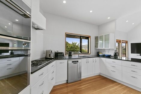 Photo of property in 12 Amesbury Drive, Churton Park, Wellington, 6037