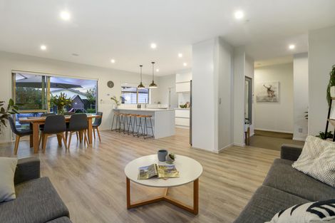 Photo of property in 12 Kahika Grove, Huapai, Kumeu, 0810