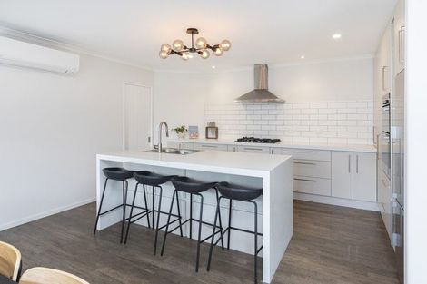 Photo of property in 28 Holiday Drive, Mairehau, Christchurch, 8052